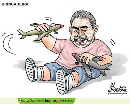 Lula brinca aos aviões