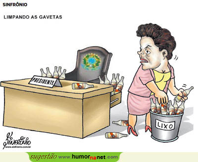 Dilma inicia mandato e limpa gabinete