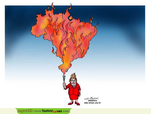 Dilma a receber a tocha olímpica